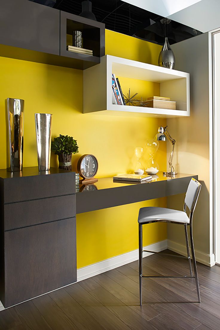 Sunny yellow, an energetic color for home workspace decoration